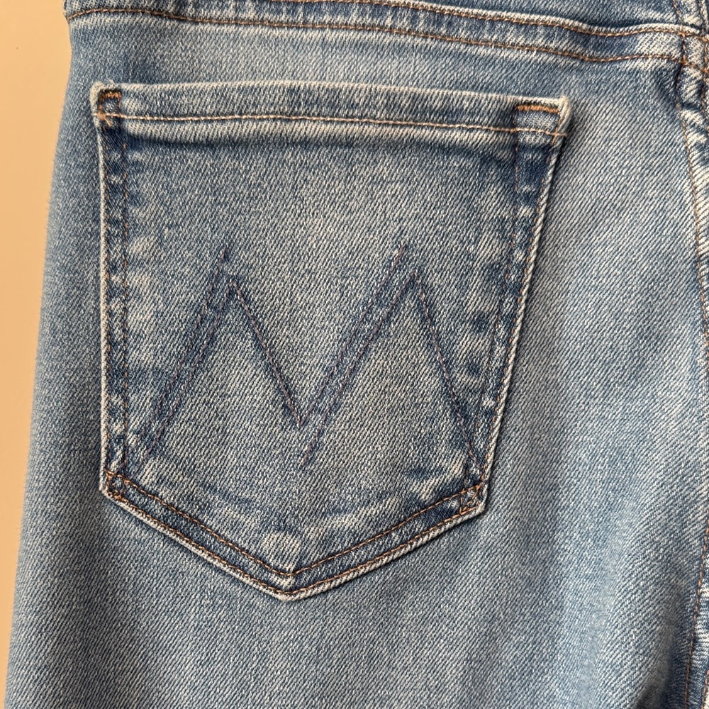 MOTHER - LIL ROLLER FRAY Wide-Leg Light Blue Washed Denim Jeans - Picture 6 of 10